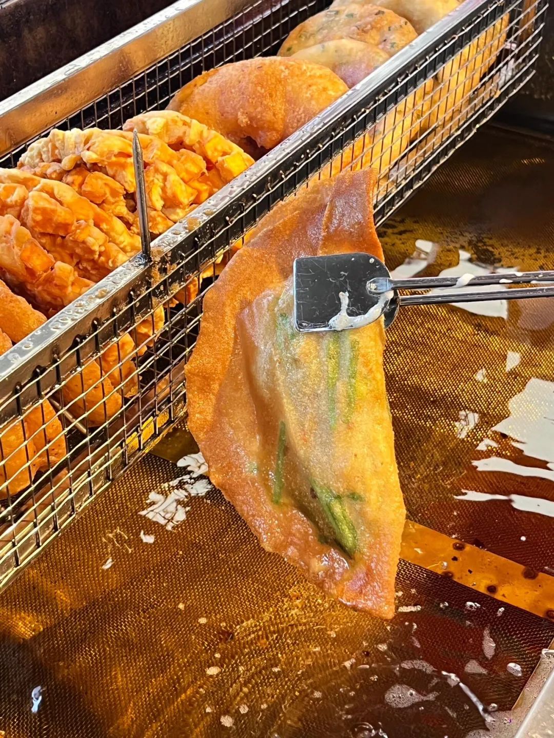 DƬ